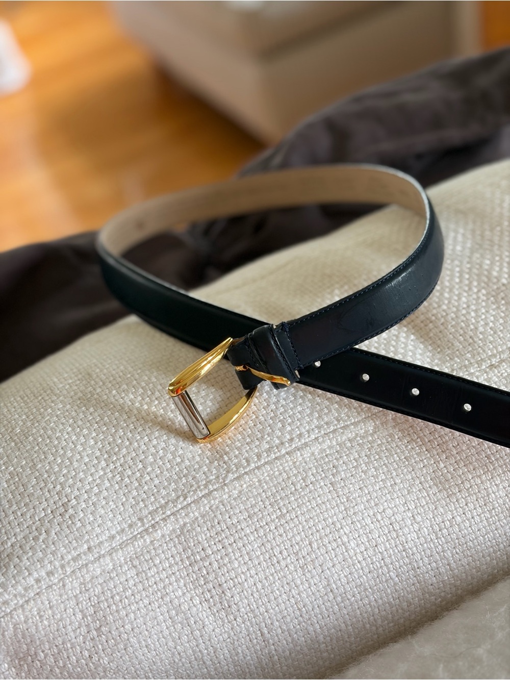 Classic Black Leather Women’s Belt with Gold-Tone Buckle